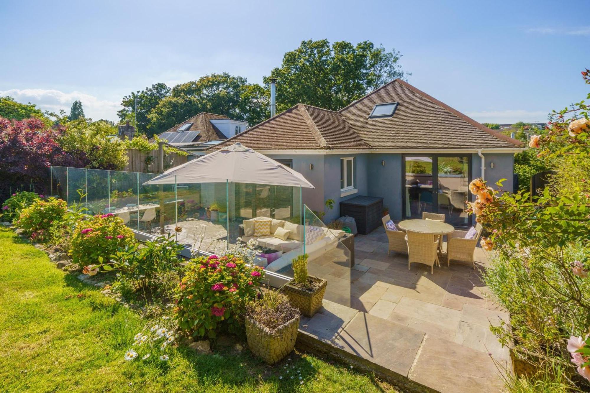 The Brackens Villa Seaview Exterior photo